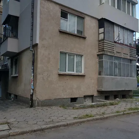 Druzhba Airport Apartamento
